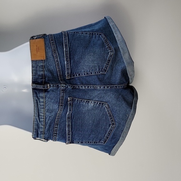 Distressed Denim Short by Zara size 4 - Picture 2 of 4